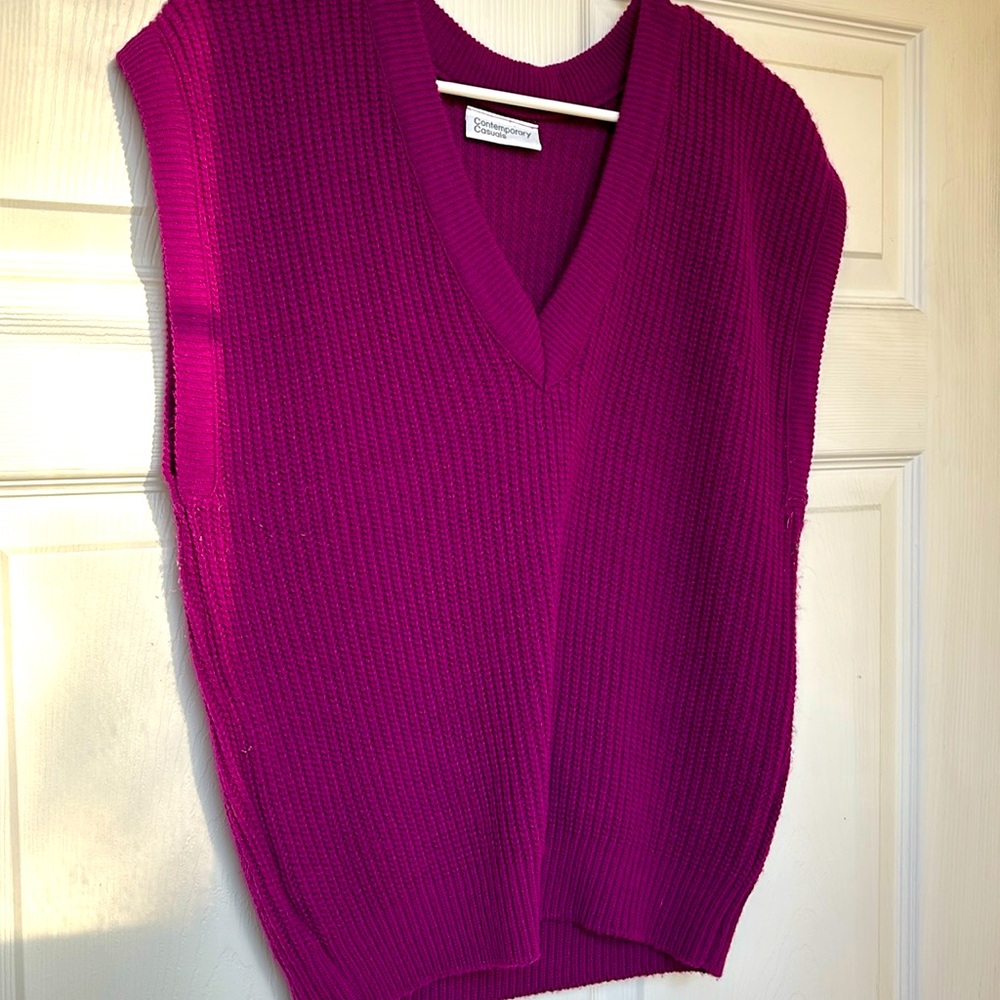 Contemporary casual sweater vest women’s size medium